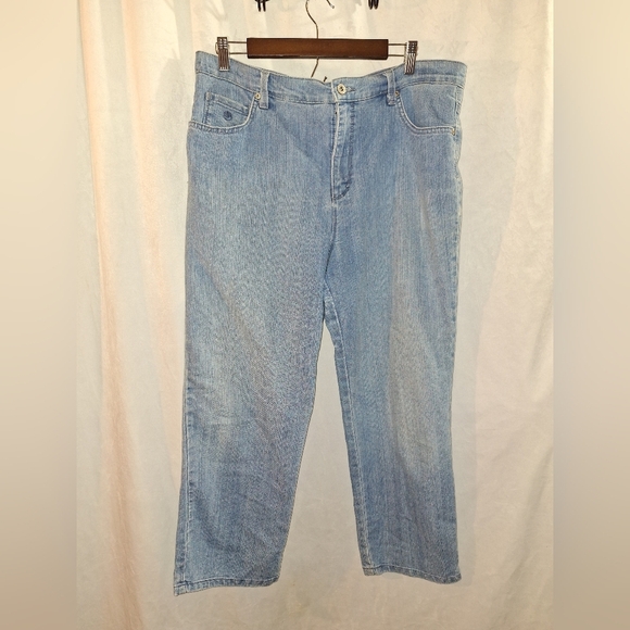 Gloria Vanderbilt Light Blue Jeans - Picture 1 of 6
